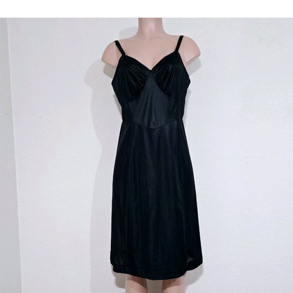 ARISTOCRAFT Vintage Black Knee or Midi Slip Size 40 / 12 1960's Union Made